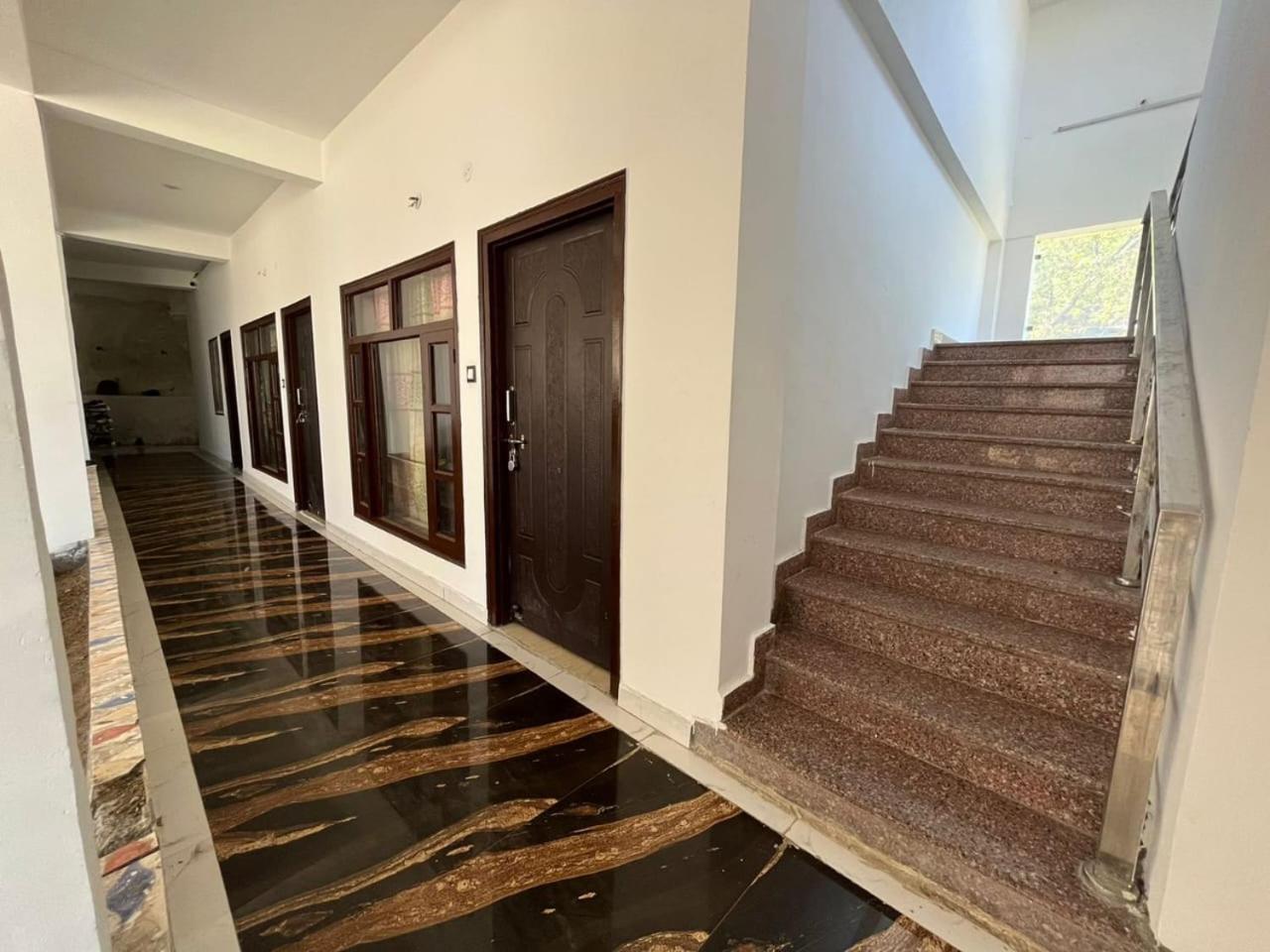 Rahul Hotel & Restaurant Mussoorie Exterior photo